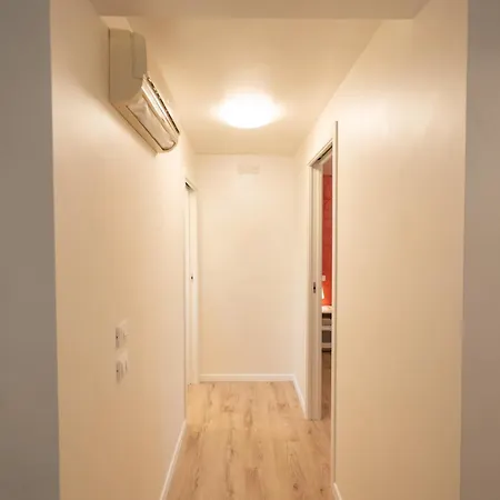 Nirvana's 3 Near Venice